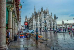 Panomarica su Milano città con vista sul Duomo