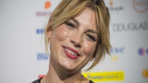 Emma Marrone instore tour | La spettatrice a sorpresa | Ecco chi e - meteoweek