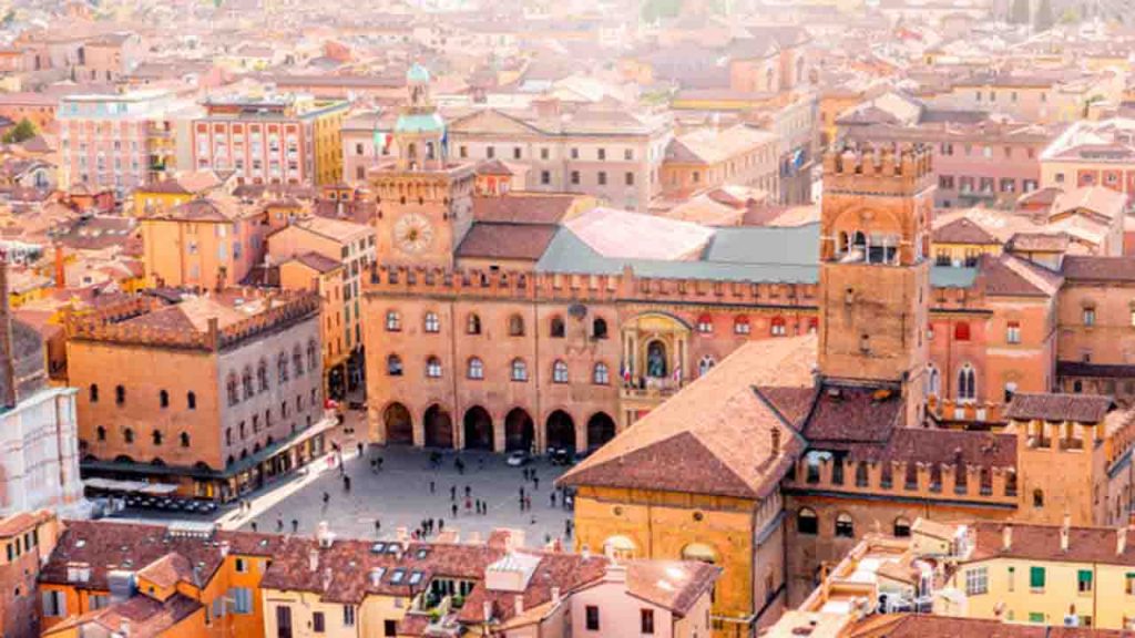 Meteo Bologna oggi lunedì 18 novembre: nubi in aumento