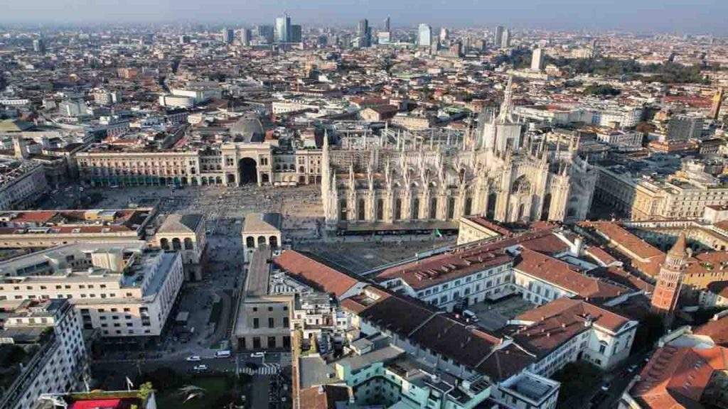 Meteo Milano oggi lunedì 18 novembre: cieli molto nuvolosi