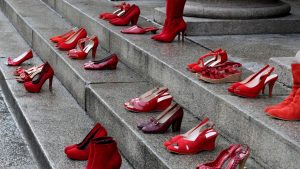 violenza sulle donne scarpe