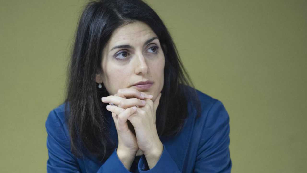 raggi risponde alle accuse