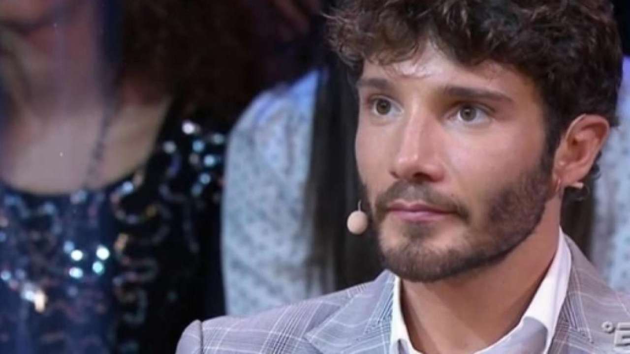 Stefano De Martino non può resistere | Matrimonio deriva Belen | Video