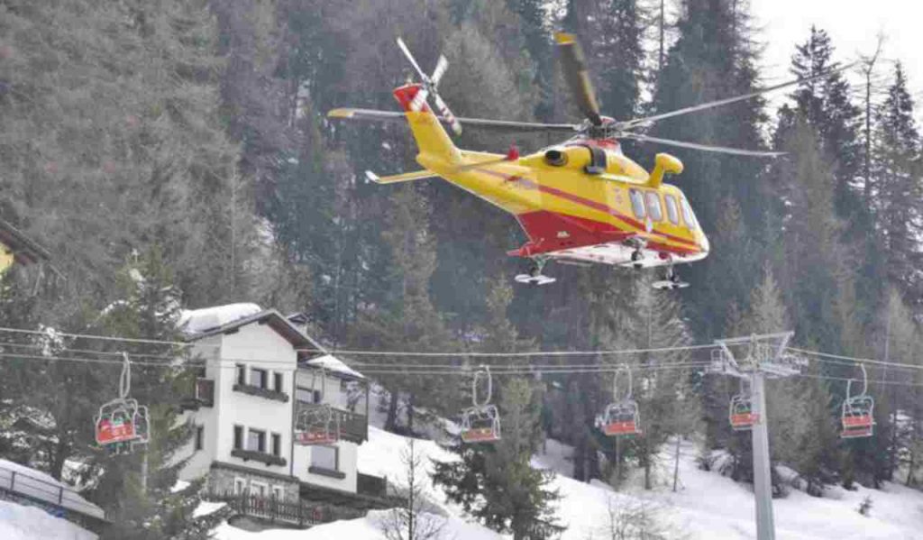 70 enne ha un malore sulle piste di Champoluc, lo ritrovano contro albero