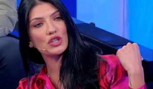 Giovanna Abate in fuga da Uomini e Donne