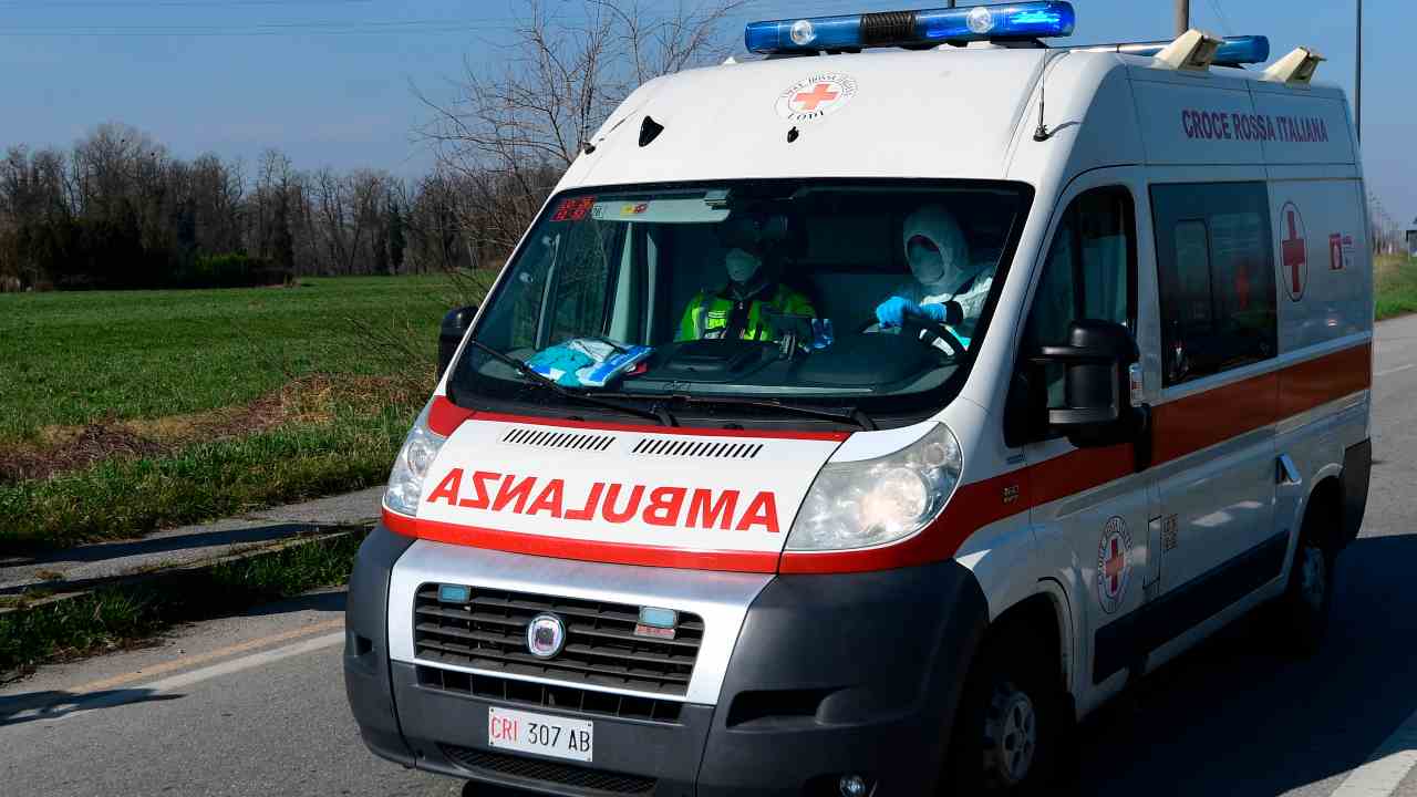 Bassa Reggiana, si sente male in casa e muore: aveva solo 12 anni