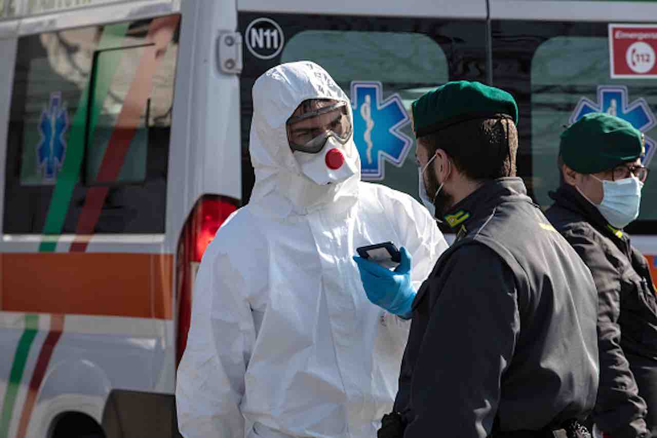 Coronavirus, commissario Arcuri- consegnate a Regioni mascherine e respiratori (Getty) - meteoweek.com