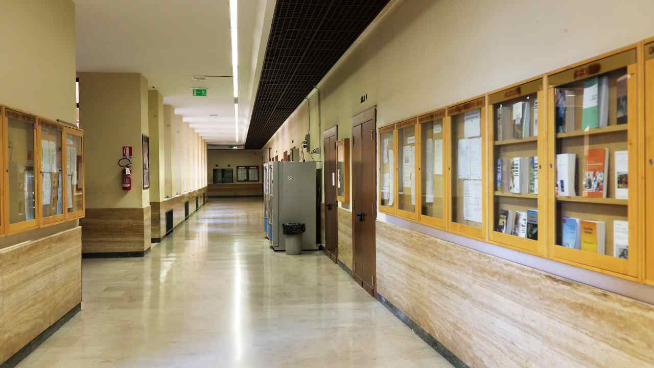 Coronavirus, scuole rimangono chiuse: ipotesi corsi recupero a settembre