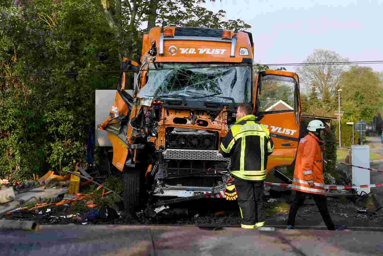 Tir operaio ucciso travolto