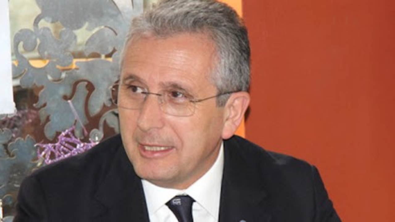 Gianfranco Librandi chi è | carriera e vita privata del politico - meteoweek