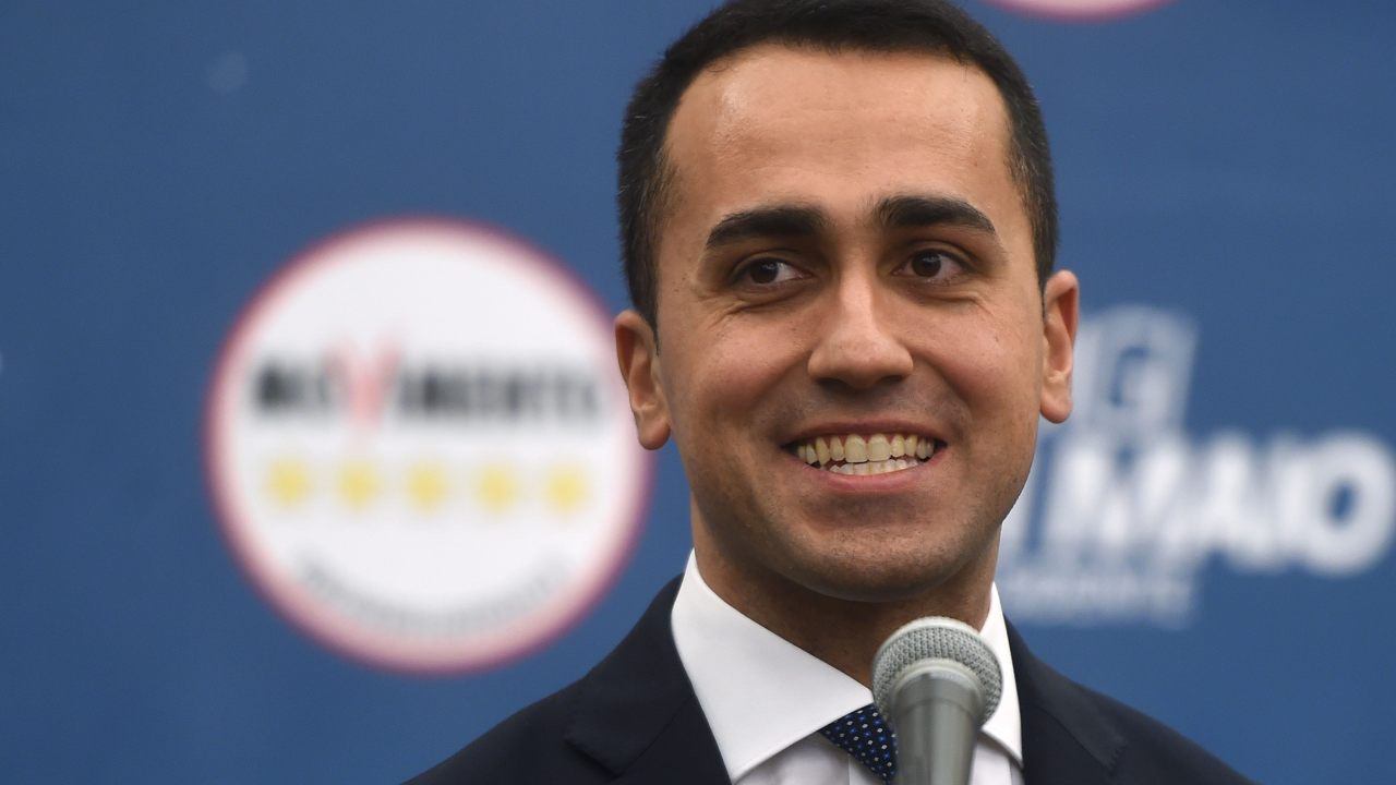 Di Maio compra 1.000 ventilatori cinesi per l'emergenza Coronavirus