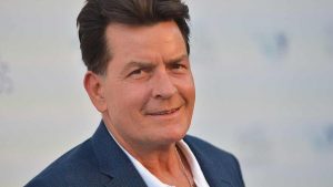 Charlie Sheen accusato di molestie