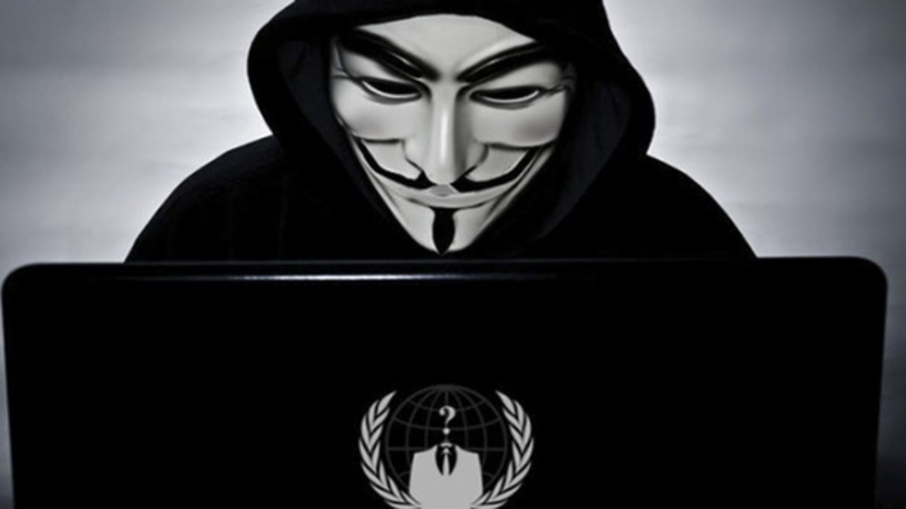 Anonymous entra nel dark web e pubblica dati sospetti pedofili