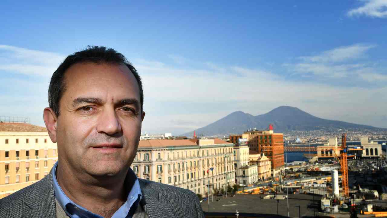 Coronavirus, De Magistris denuncia: "Assembramenti a Napoli? Pregiudizi"