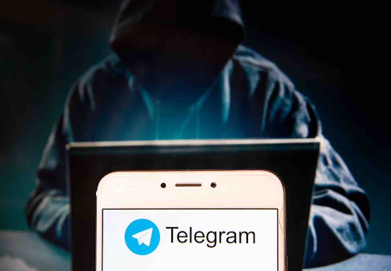 Immagini denigranti e revenge porn su Telegram, 3 denunciati (Getty) - meteoweek.com