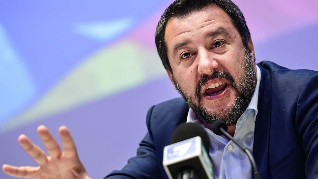 Agente ucciso, Salvini:"Rom restino in galera fino alla fine"