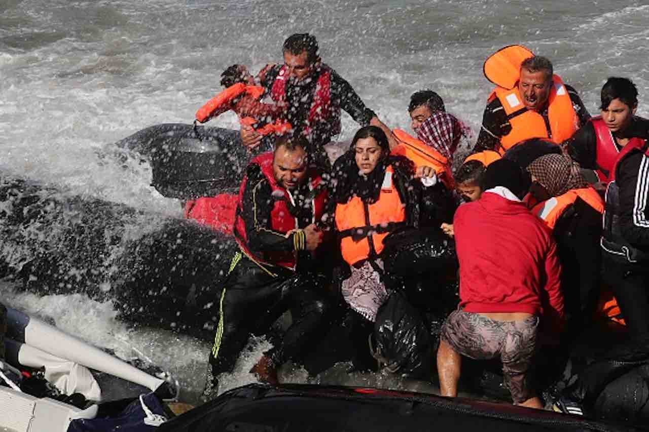 Migranti- nuovi sbarchi a Teulada, nel sud della Sardegna (Getty) - meteoweek.com