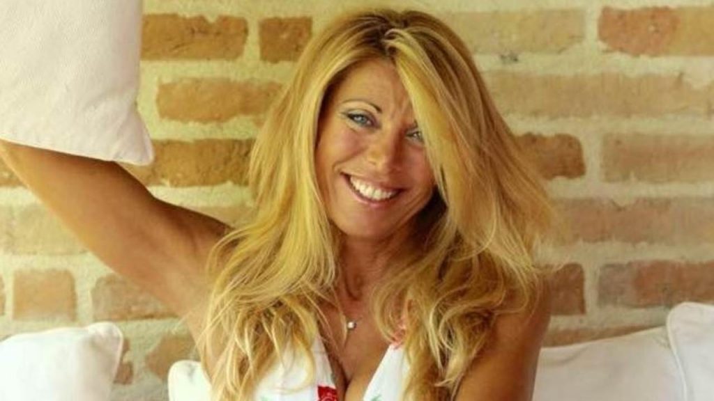 Anna Tedesco lo fa anche se non le va | Il motto della dama fuori Uomini e Donne