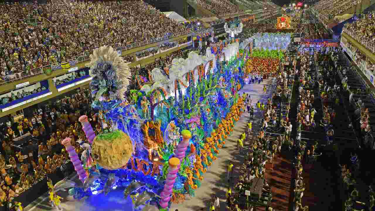 Covid, Brasile: primo focolaio Carnevale di Rio. Ecco il vero paziente zero