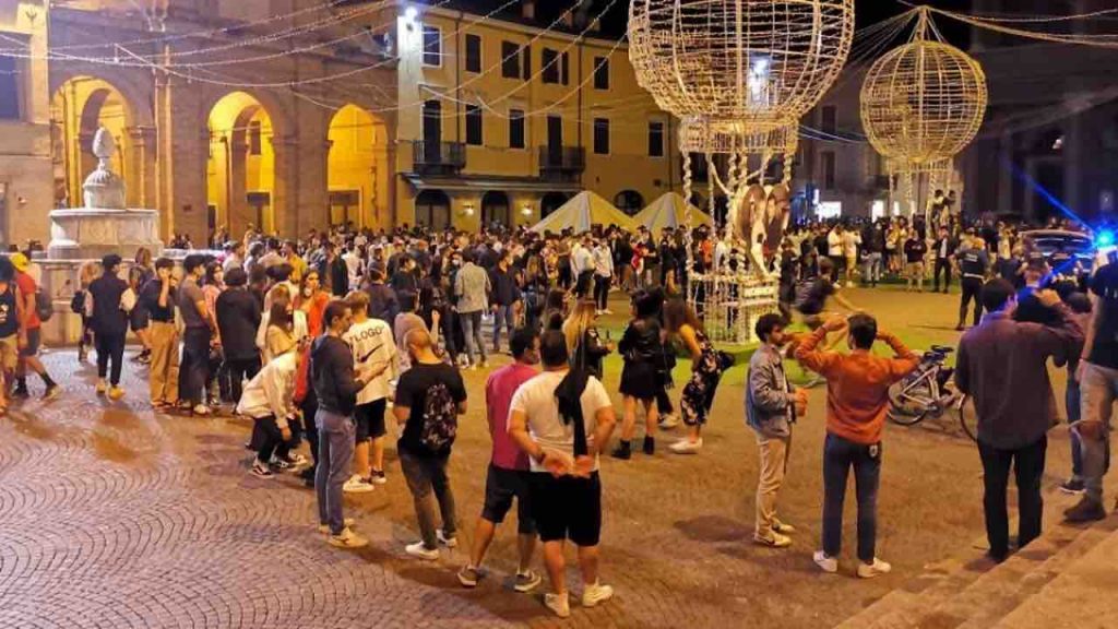 Fase 2, movida: Comune di Rimini pronto alla chiusura anticipata dei locali