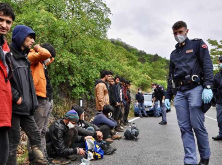 Trieste, è un continuo flusso di migranti:"Saremo travolti"