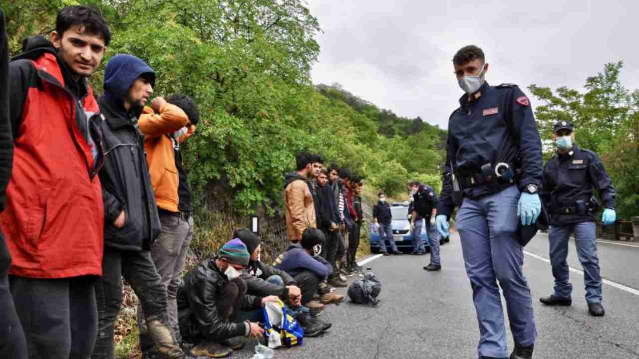 Trieste, è un continuo flusso di migranti:"Saremo travolti"