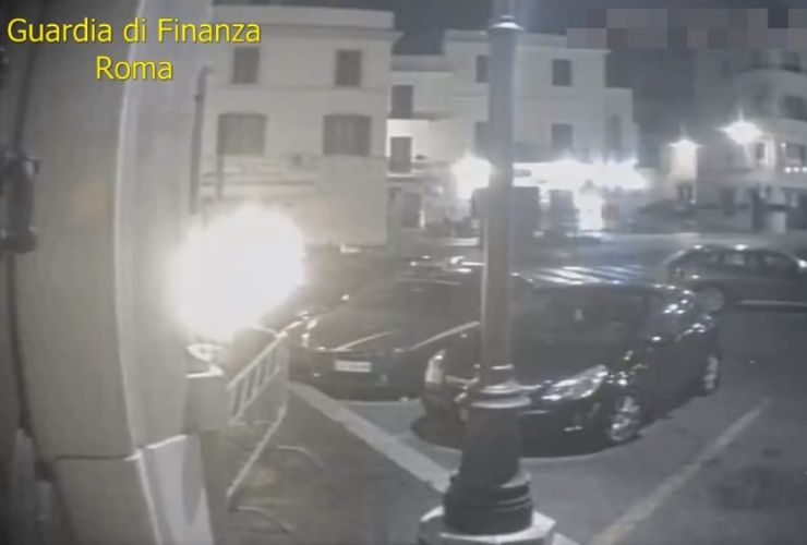 guardia di finanza - auto incendiata a nettuno