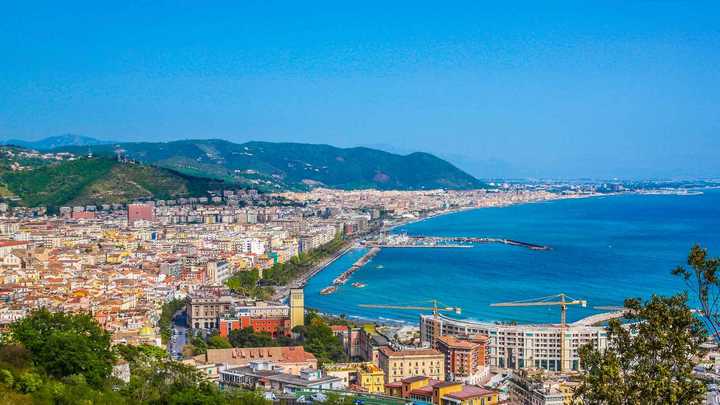 Meteo Salerno oggi mercoledì 20 maggio: cieli coperti con piogge