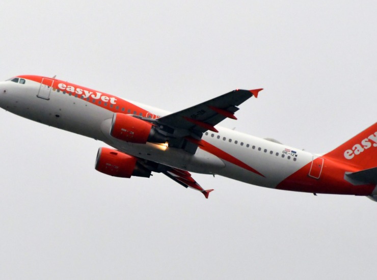 Pubblicità Easy Jet, compagnia si scusa con i calabresi: testo rimosso