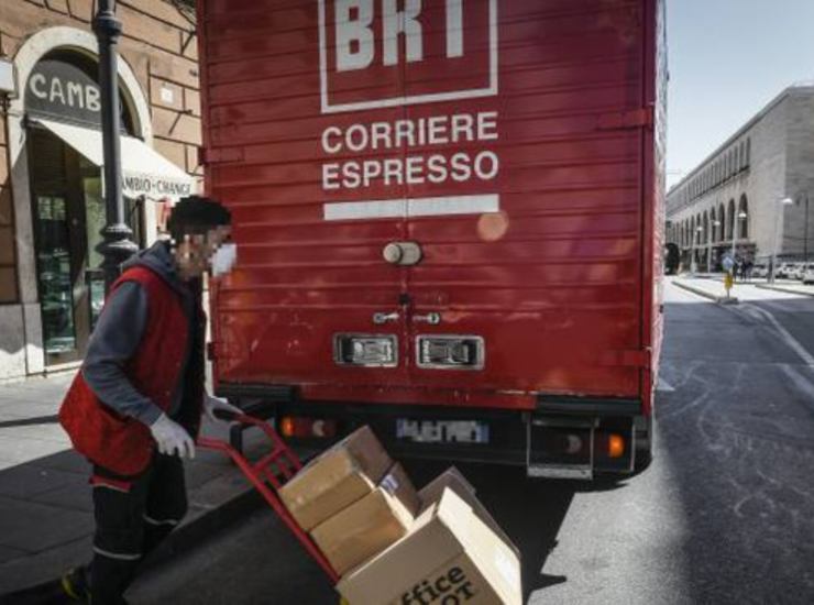 Focolaio di Covid-19 in Bartolini, Uil: lavoratori sono terrorizzati