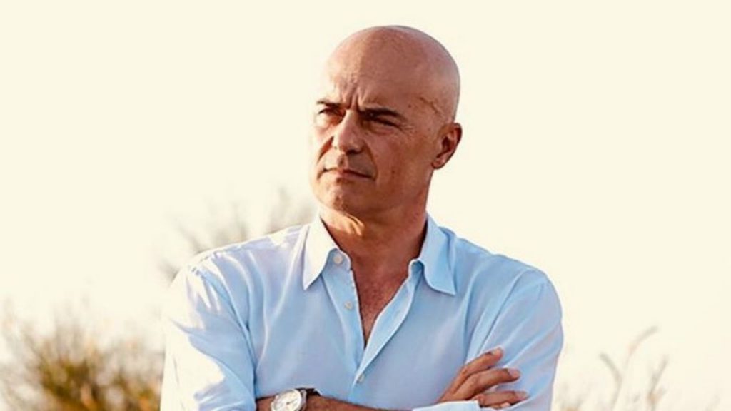 Luca Zingaretti, avete mai visto la sorella? Due gocce d’acqua