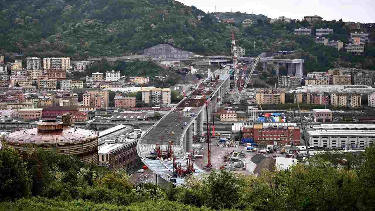 Nuovo Ponte Morandi, i parenti delle vittime: non parteciperemo alla cerimonia di inaugurazione