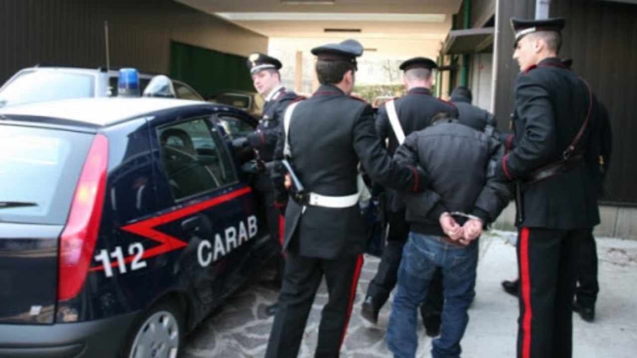 arrestati nel leccese 9 uomini affiliati alla Scu