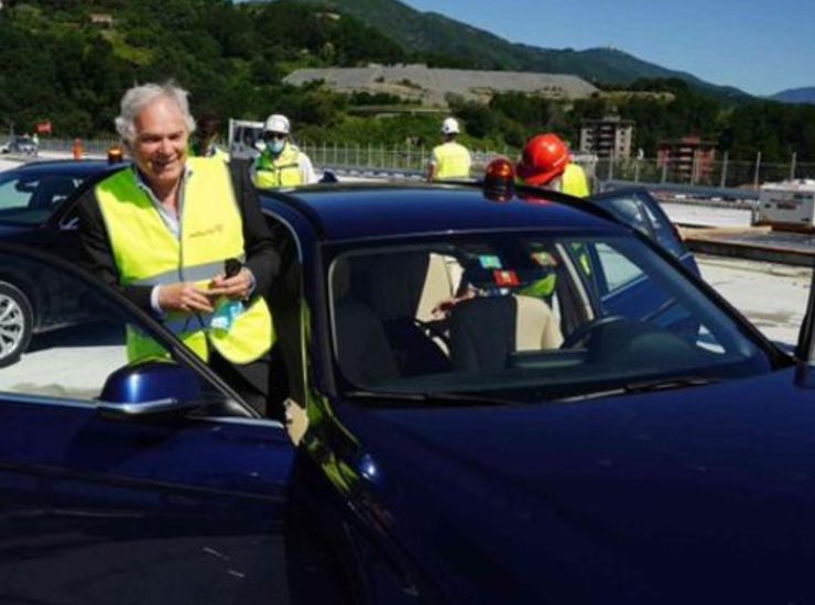 Prima auto attraversa il nuovo Ponte di Genova, 2 anni dopo il crollo