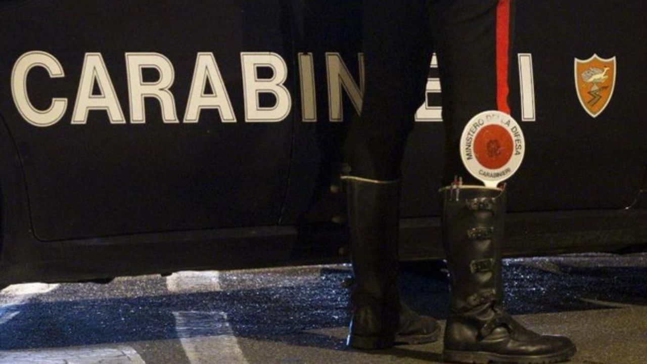 bari arrestati carabinieri clan