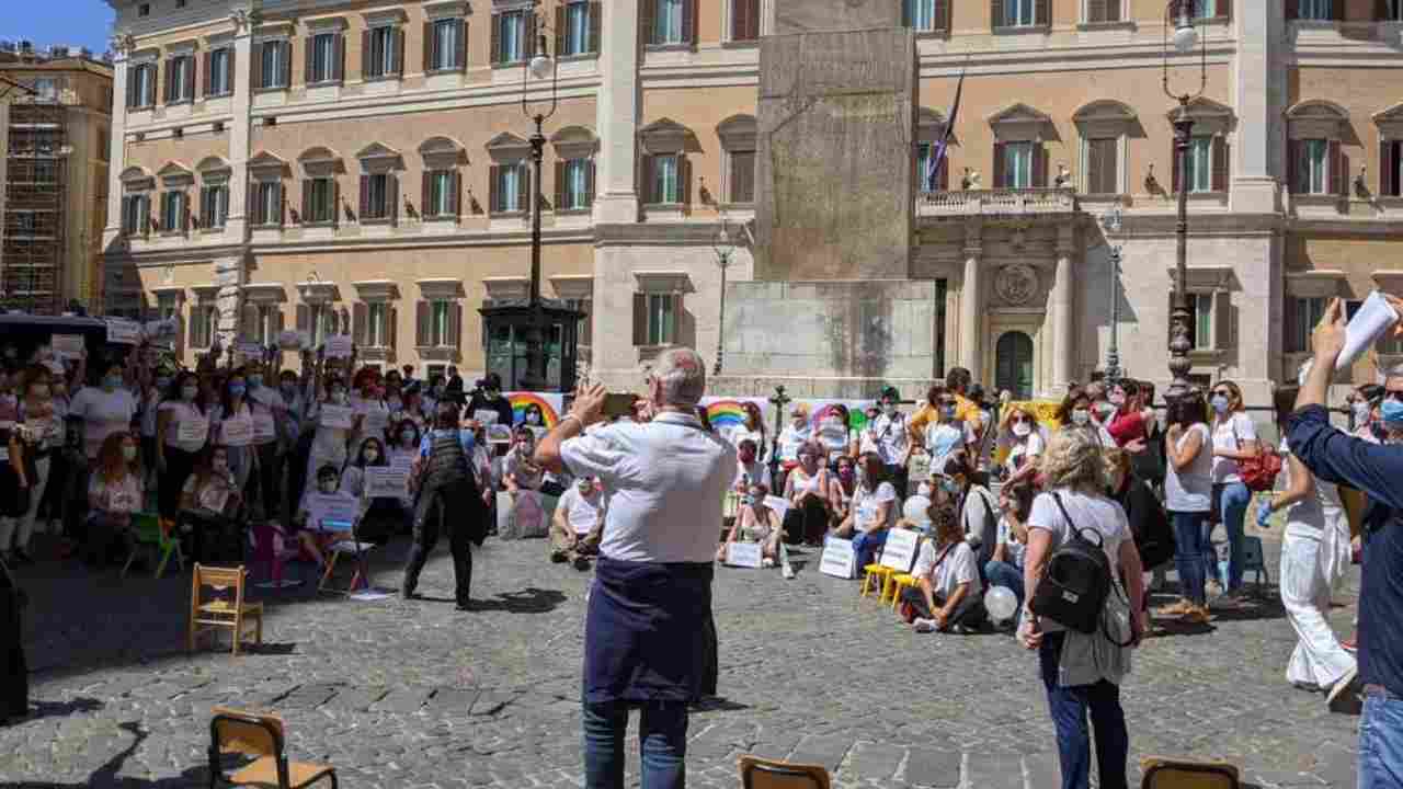 roma flash mob supplenti nidi