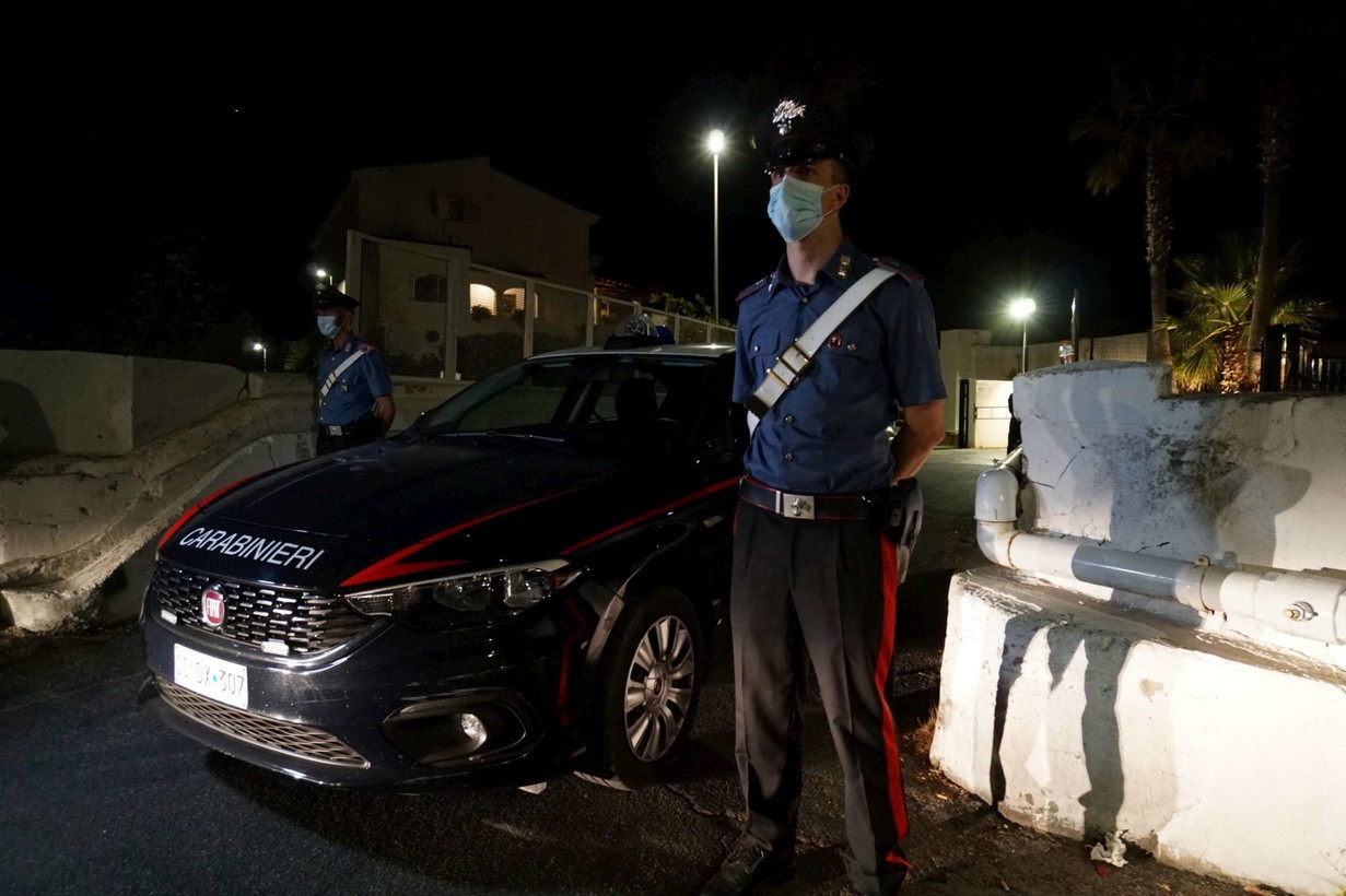 Piscina 4 Venti Ercolano.Ercolano Nessuna Riesce A Salvarla Bambina Annega In Piscina