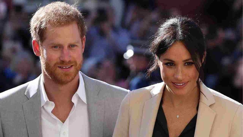 Principe Harry “fuori di testa”: “Deve smettere di seguire Meghan”