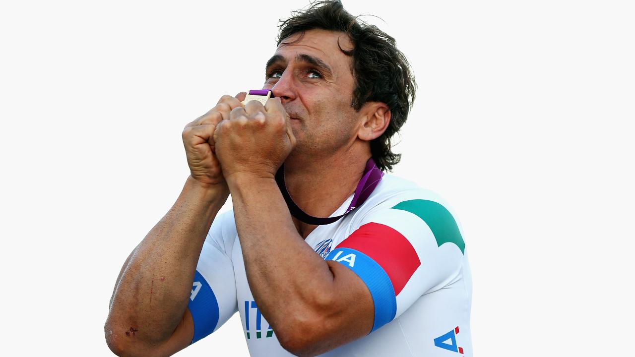 Zanardi lascia ospedale Siena: trasferito nel Lecchese per la riabilitazione