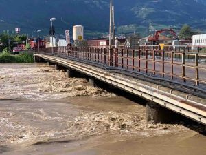 Mal tempo nord Italia Autobrennero chiusure linea ferroviaria esondazioni