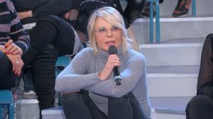 Maria De Filippi presenta i tronisti