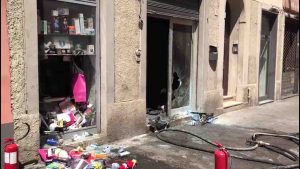 Esplosione negozio Livorno Il Mercatino ordigno incendio doloso