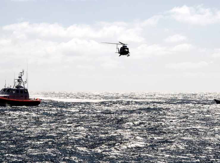 Giallo a San Benedetto: 25enne trovata morta in mare. Sparito il fidanzato