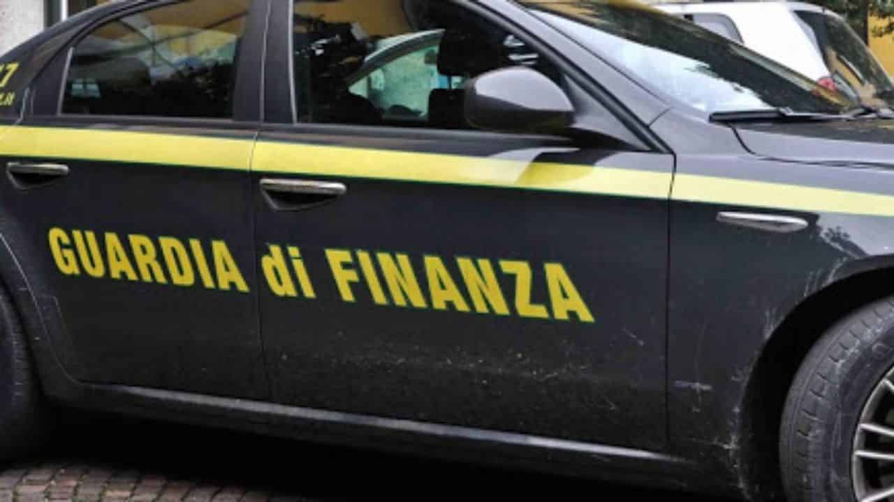 maxi sequestro roma bancarotta fraudolenta