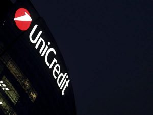 Unicredit in titl mattinata da incubo