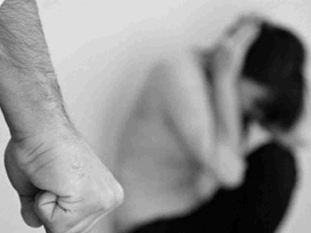 30enne tenta di violentare una donna: era già stato arrestato per violenza sessuale