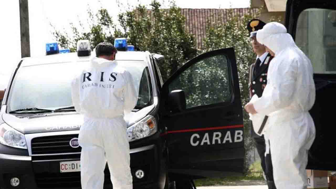 avellino lioni uccide fratello 30enne