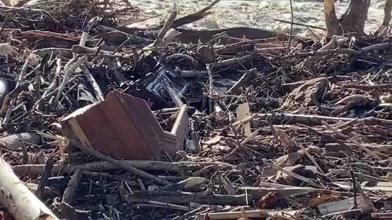 cimitero cuneese le bare trascinate via dal maltempo