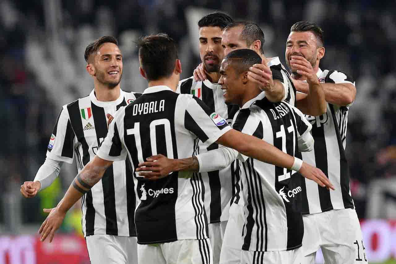 Giocatori juve violano isolamento covid