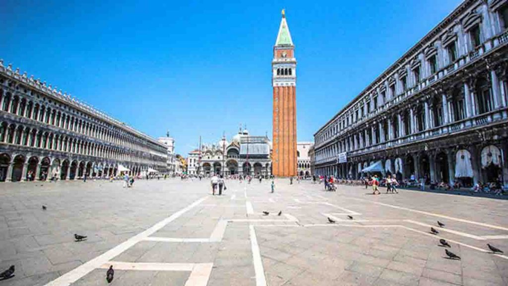 Giornata storica: si alza il Mose, Piazza San Marco rimane asciutta